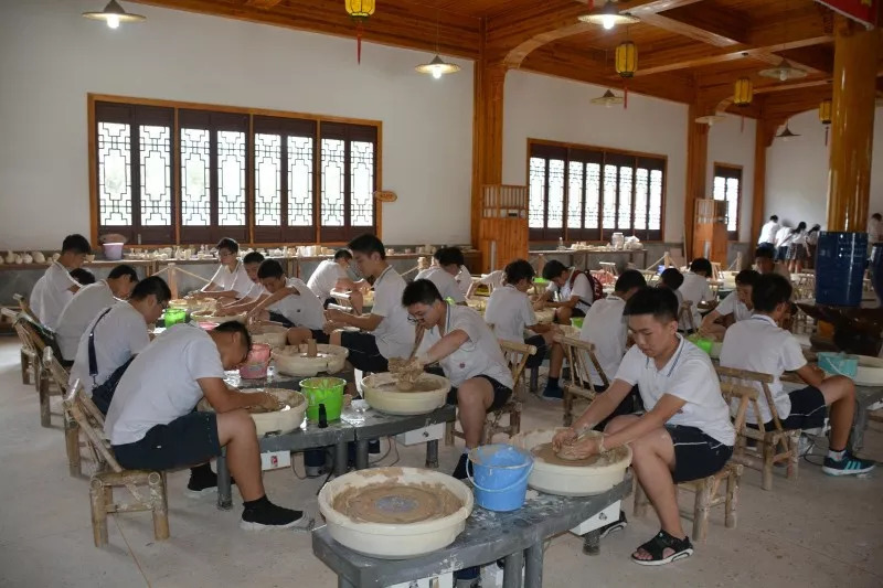 探秘瓷都文化,感悟千年文明--南昌一中教育集團松柏校區赴景德鎮-陶瓷印象研學社會實踐活動